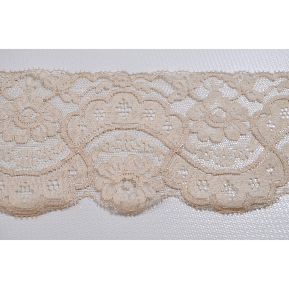 Vintage Beige Floral Lace Scalloped Edge Trim 3.5 " Wide BY THE YARD